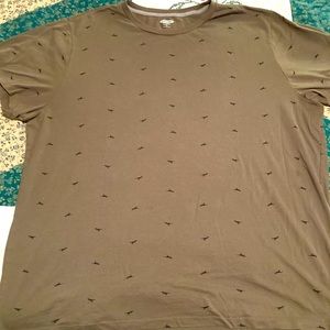 Cute t-shirt with tiny dinosaurs!